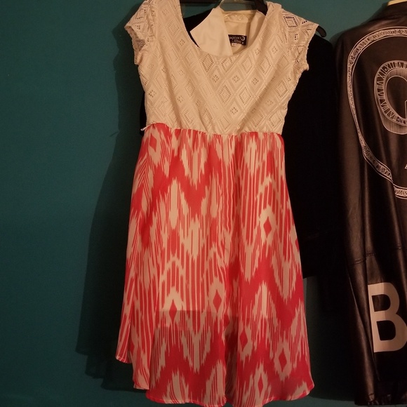 Dresses & Skirts - Pink&White Summer/Spring Dress Dresses & Skirts - Pink&White Summer/Spring Dress